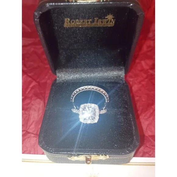 Robert Irwin Jewelers Diamond Engagement Ring + Band(MSRP: $2694.86)